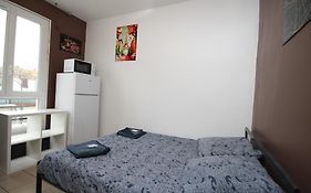 08 - Chambre proche Paris et Transports avec TV WIFI