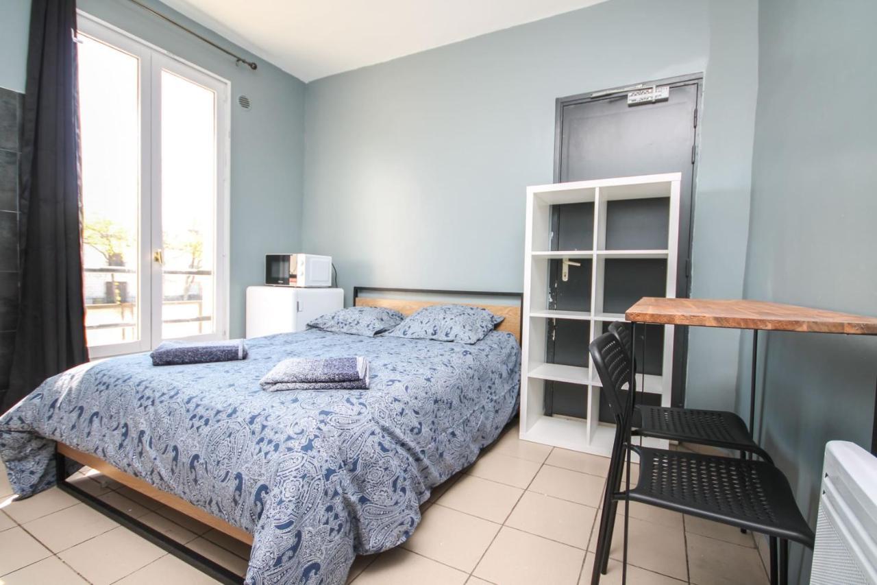 08 - Chambre proche Paris et Transports avec TV WIFI Saint-Denis  Extérieur photo