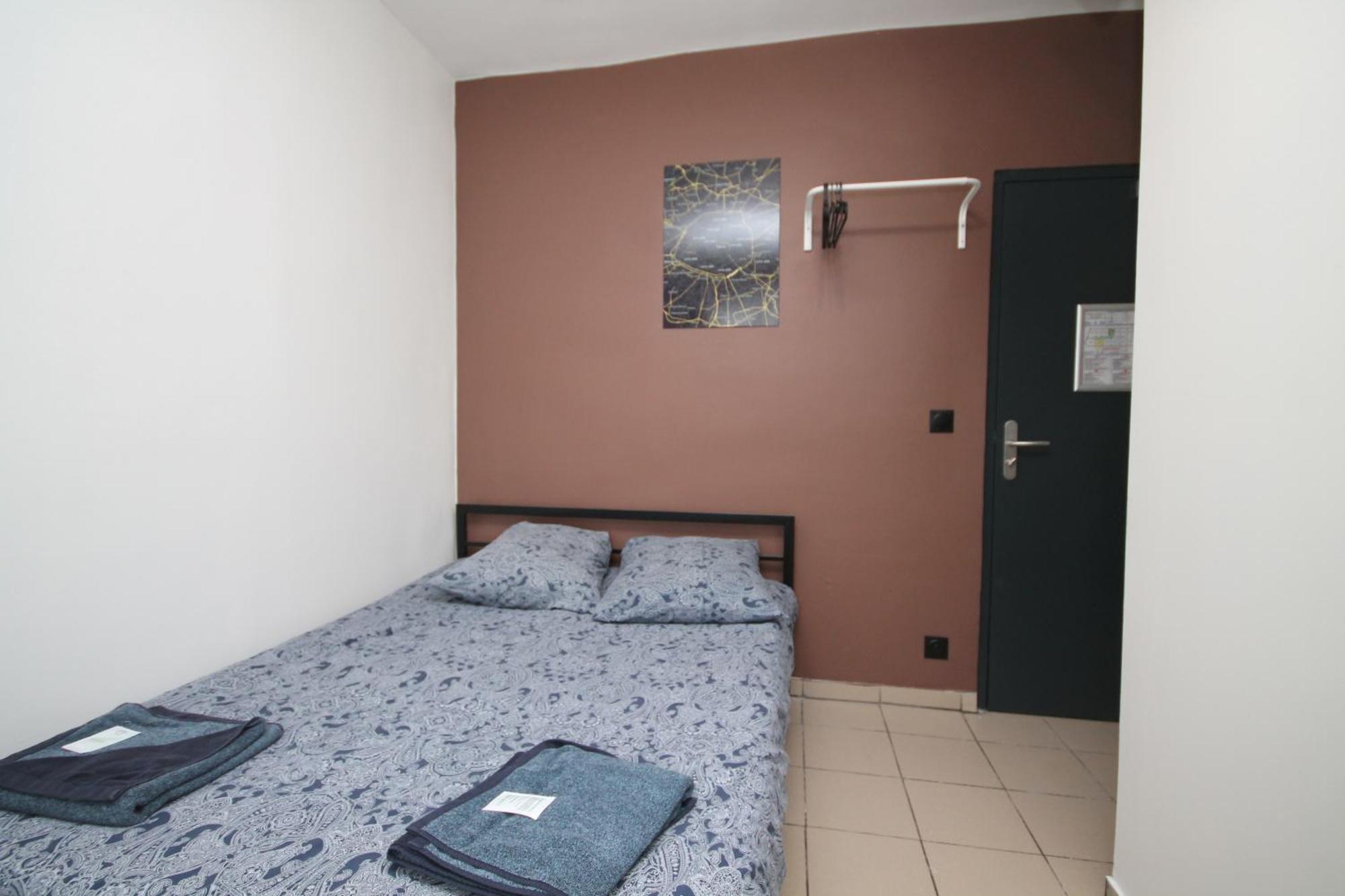 08 - Chambre proche Paris et Transports avec TV WIFI Saint-Denis  Extérieur photo